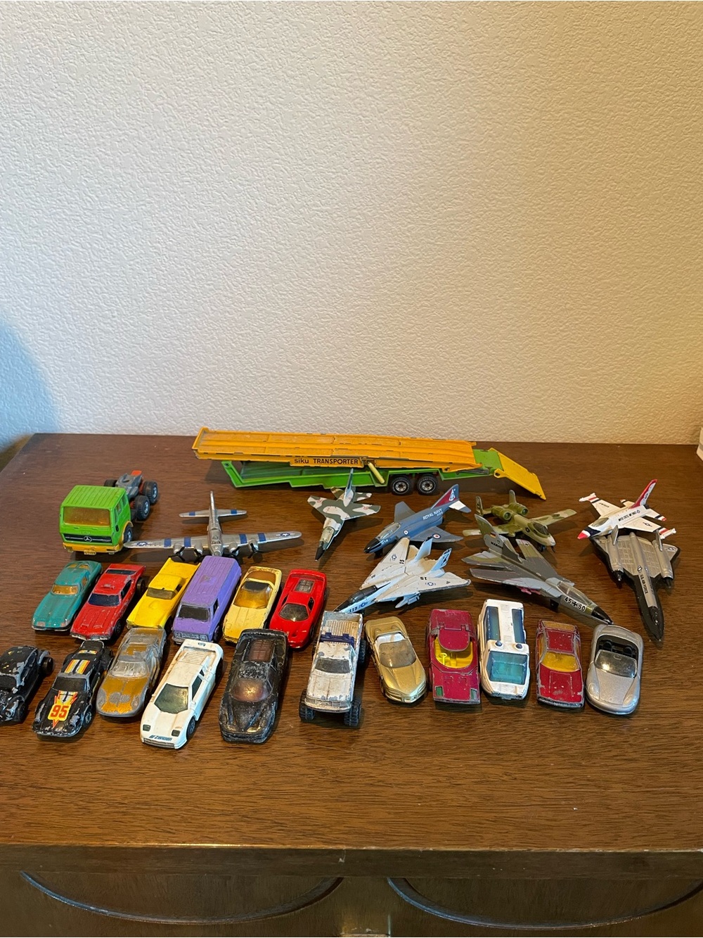 Vintage Lot of Die Cast Toys Airplanes, Cars Matchbox Rare